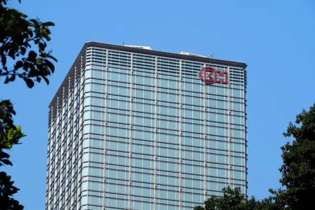 霍建宁打辅助	，李嘉诚家族攒下1600亿现金