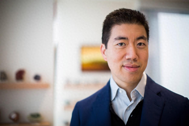 精准基因编辑、蛋白质电子转移	、自组装单分子层，谁能摘得诺贝尔化学奖？两位专家给出他们的判断